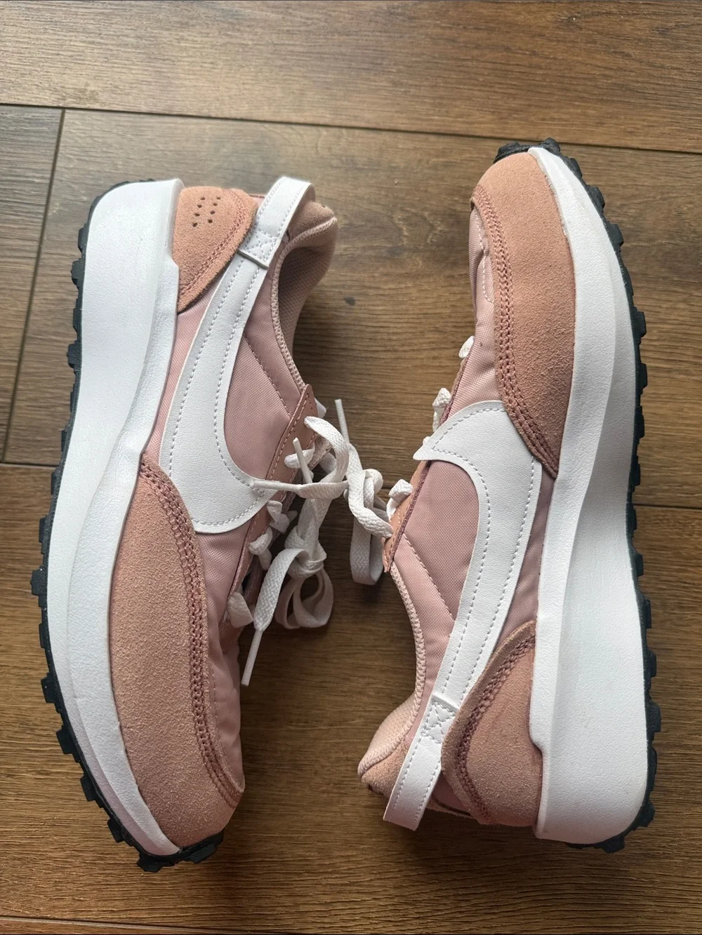 Nike Women's Dusty Pink Low-Top Sneakers Size 8.5